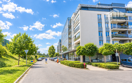 Na prenájom luxusný 2-izbový byt, 73 m², garážové státie, Bratislava – Ružinov (Hrachová), ihneď voľný