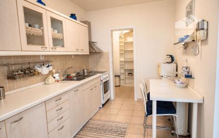 Na prenájom priestranný 3-izbový byt s lodžiou, 101 m², nádherný výhľad na Bratislavu,Zadunajská cesta, Petržalka, od 10/2026