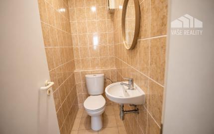 Na prenájom priestranný 3-izbový byt s lodžiou, 101 m², nádherný výhľad na Bratislavu,Zadunajská cesta, Petržalka, od 10/2026