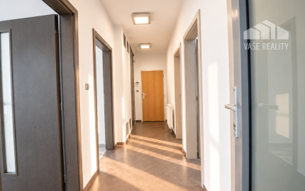 Reprezentatívne administratívne priestory s terasou, Dunajská ul. 124 m², ihneď voľný