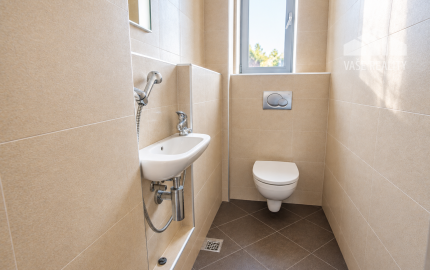 Reprezentatívne administratívne priestory s terasou, Dunajská ul. 124 m², ihneď voľný
