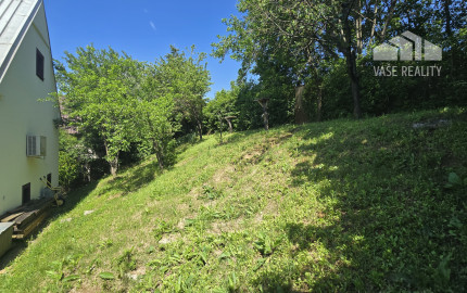 Alternatíva k bytu len 4 km od Piešťan – zrekonštruovaná chata na celoročné užívanie, 120 m², terasa a výhľad na jazero