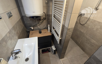 Alternatíva k bytu len 4 km od Piešťan – zrekonštruovaná chata na celoročné užívanie, 120 m², terasa a výhľad na jazero