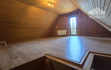 Alternatíva k bytu len 4 km od Piešťan – zrekonštruovaná chata na celoročné užívanie, 120 m², terasa a výhľad na jazero