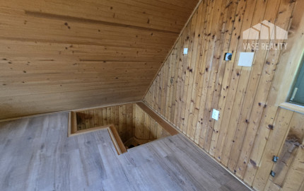 Alternatíva k bytu len 4 km od Piešťan – zrekonštruovaná chata na celoročné užívanie, 120 m², terasa a výhľad na jazero