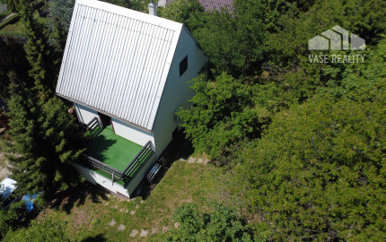 Alternatíva k bytu len 4 km od Piešťan – zrekonštruovaná chata na celoročné užívanie, 120 m², terasa a výhľad na jazero