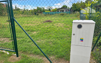 Predaj pozemku 401 m² v záhradkárskej oblasti – Drahovce Hať, Siete: Elektrina, voda, žumpa