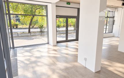 Na prenájom obchodný priestor, 175 m², Ružinov – Tomášikova, priamy vstup z ulice, veľké výklady