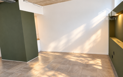 Na prenájom obchodný priestor, 175 m², Ružinov – Tomášikova, priamy vstup z ulice, veľké výklady