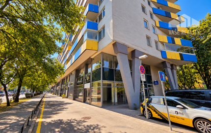 Kancelárie v coworkingovom priestore, Tomášikova ul., klimatizovaný, zasadačka, optika