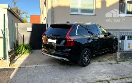 Útulné a kompletne zariadené bývanie v rodinnom dome so záhradkou – Piešťany, Floreát