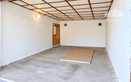HĽADÁTE GARÁŽ VO ZVOLENE S ELEKTRINOU BLÍZKO CENTRA?