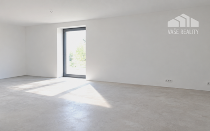 MODERNÝ 6-IZBOVÝ BUNGALOV S TERASOU A POZEMKOM 884 m² – RATNOVCE