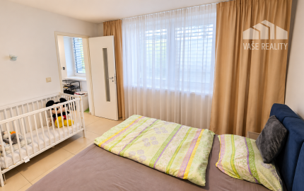 ZREKONŠTRUOVANÝ A ZARIADENÝ DOM 2+kk • POZEMOK 1 112 m² • SÚKROMIE A VLASTNÝ KÚSOK LESA – LÚKA