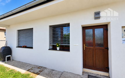 ZREKONŠTRUOVANÝ A ZARIADENÝ DOM 2+kk • POZEMOK 1 112 m² • SÚKROMIE A VLASTNÝ KÚSOK LESA – LÚKA