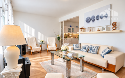 Na prenájom priestranný 3-izbový byt s lodžiou, 101 m², nádherný výhľad na Bratislavu,Zadunajská cesta, Petržalka, od 10/2026