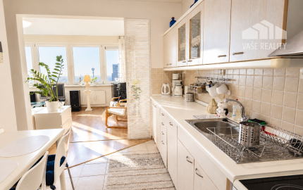 Na prenájom priestranný 3-izbový byt s lodžiou, 101 m², nádherný výhľad na Bratislavu,Zadunajská cesta, Petržalka, od 10/2026