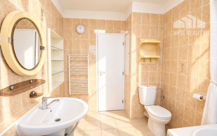 Na prenájom priestranný 3-izbový byt s lodžiou, 101 m², nádherný výhľad na Bratislavu,Zadunajská cesta, Petržalka, od 10/2026