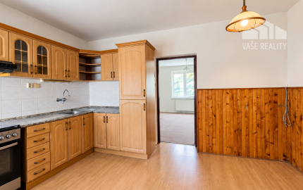 NOVINKA V PONUKE! Rodinný dom s veľkorysým pozemkom 923 m², garážou – DUBOVANY