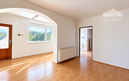 NOVINKA V PONUKE! Rodinný dom s veľkorysým pozemkom 923 m², garážou – DUBOVANY