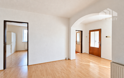 NOVINKA V PONUKE! Rodinný dom s veľkorysým pozemkom 923 m², garážou – DUBOVANY