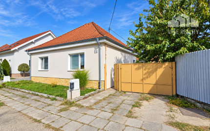 NOVINKA V PONUKE! Rodinný dom s veľkorysým pozemkom 923 m², garážou – DUBOVANY