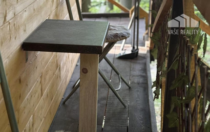 PREDAJ: Unikátny domček v korunách stromov (Treehouse) 35m2 s veľkým pozemkom – Trenčianske Teplice