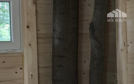 PREDAJ: Unikátny domček v korunách stromov (Treehouse) 35m2 s veľkým pozemkom – Trenčianske Teplice
