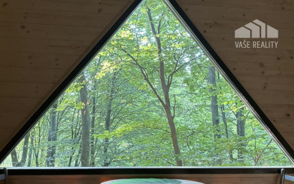 PREDAJ: Unikátny domček v korunách stromov (Treehouse) 35m2 s veľkým pozemkom – Trenčianske Teplice