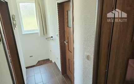 RODINNÝ DOM - PODLUŽANY - 4 IZBOVÝ -148 M2 NA POZEMKU 1049 M2