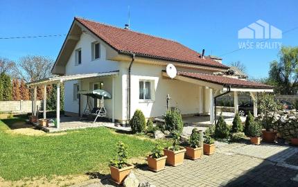 RODINNÝ DOM - PODLUŽANY - 4 IZBOVÝ -148 M2 NA POZEMKU 1049 M2