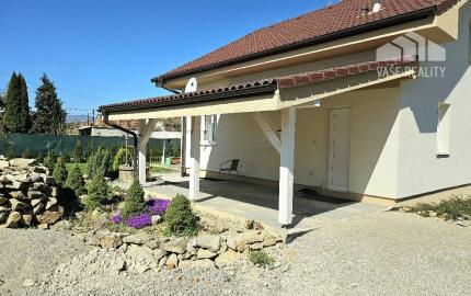 RODINNÝ DOM - PODLUŽANY - 4 IZBOVÝ -148 M2 NA POZEMKU 1049 M2