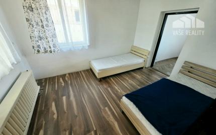 RODINNÝ DOM V LUKRATÍVNEJ LOKALITE BÁNOVCE NAD BEBRAVOU