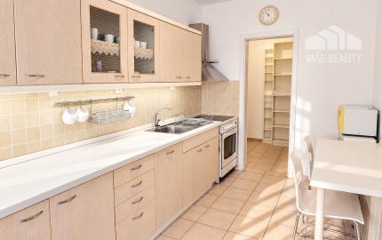 Priestranný 3-izbový byt s lodžiou, 101 m², Zadunajská cesta, Petržalka