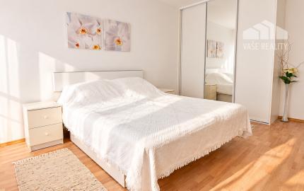 Priestranný 3-izbový byt s lodžiou, 101 m², Zadunajská cesta, Petržalka