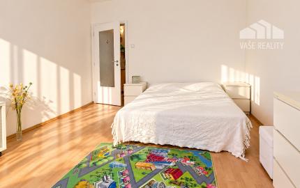 Priestranný 3-izbový byt s lodžiou, 101 m², Zadunajská cesta, Petržalka