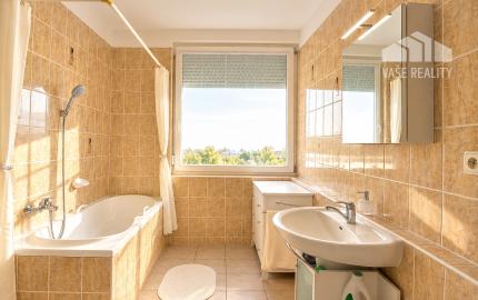Priestranný 3-izbový byt s lodžiou, 101 m², Zadunajská cesta, Petržalka
