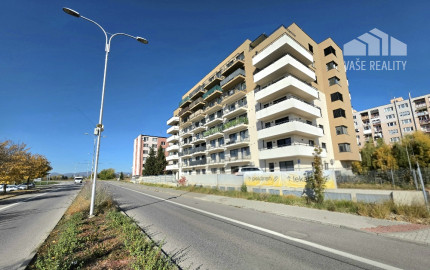 NA PRENÁJOM BÁNOVCE NAD BEBRAVOU -OBCHODNÝ PRIESTOR 100 m²