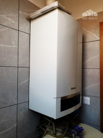 ** NA PREDAJ: Zariadený dvojpodlažný rodinný dom s garážou a letnou kuchyňou – Dolné Srnie **