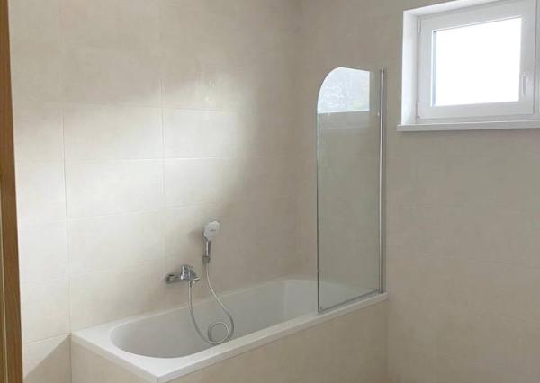 Trojizbový mezonetový byt 70m2, Banka