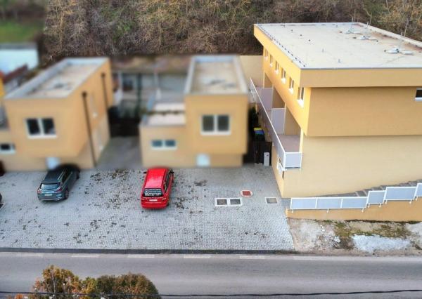 Trojizbový mezonetový byt 70m2, Banka