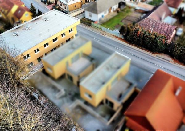 Trojizbový mezonetový byt 70m2, Banka