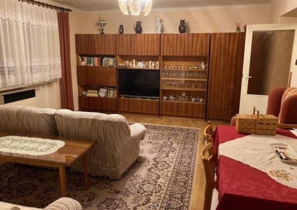 Predáme 3 izbový byt Dubnica n/ Váhom, záhrada, vlastné kúrenie, 70 m2