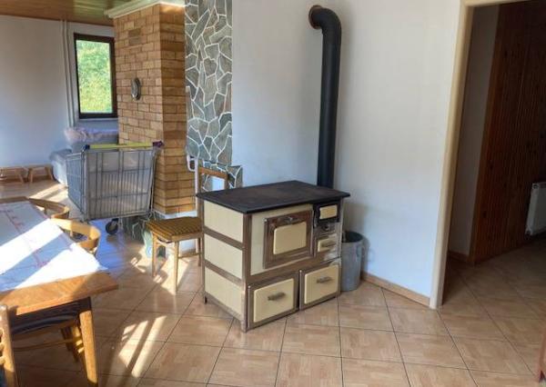 Chalupa CHKO Strážovské vrchy, pozemok 3292 m2, rezervoár pitnej vody