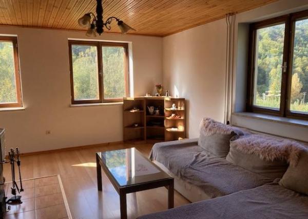 Chalupa CHKO Strážovské vrchy, pozemok 3292 m2, rezervoár pitnej vody