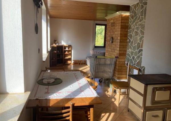 Chalupa CHKO Strážovské vrchy, pozemok 3292 m2, rezervoár pitnej vody