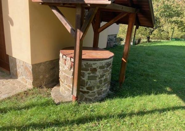 Chalupa CHKO Strážovské vrchy, pozemok 3292 m2, rezervoár pitnej vody