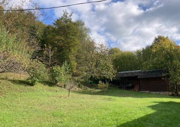 Chalupa CHKO Strážovské vrchy, pozemok 3292 m2, rezervoár pitnej vody