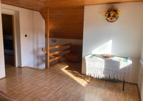 Chalupa CHKO Strážovské vrchy, pozemok 3292 m2, rezervoár pitnej vody