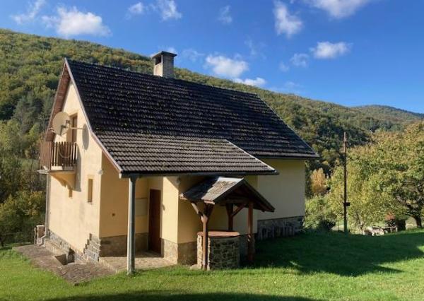 Chalupa CHKO Strážovské vrchy, pozemok 3292 m2, rezervoár pitnej vody